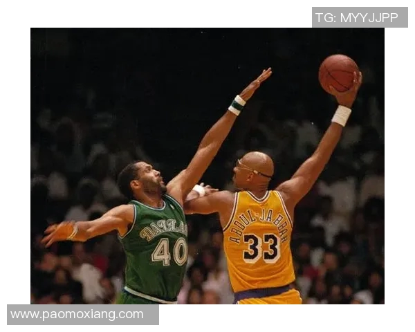 重塑篮球传奇 NBA球员为核心的赛场巅峰对决与成长轨迹